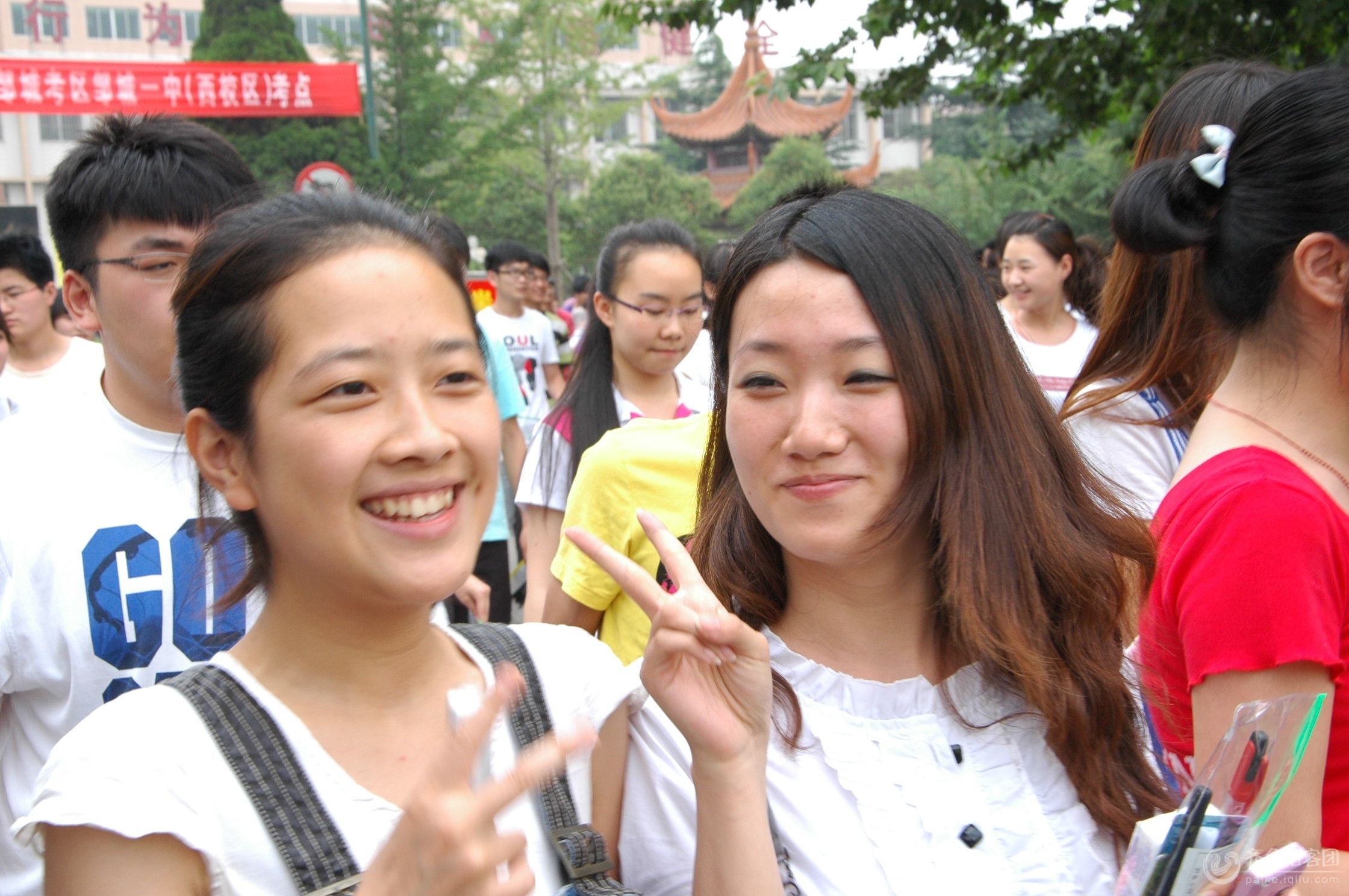 
原创
高考人数突破一千万，学生和家长忧心忡忡，中学老师却说是好事


