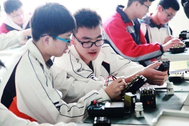 原创
教育部再次召开会议,237亿支持高职扩招,高考前还有机会报名
原创
教育部再次召开会议,237亿支持高职扩招,高考前还有机会报名