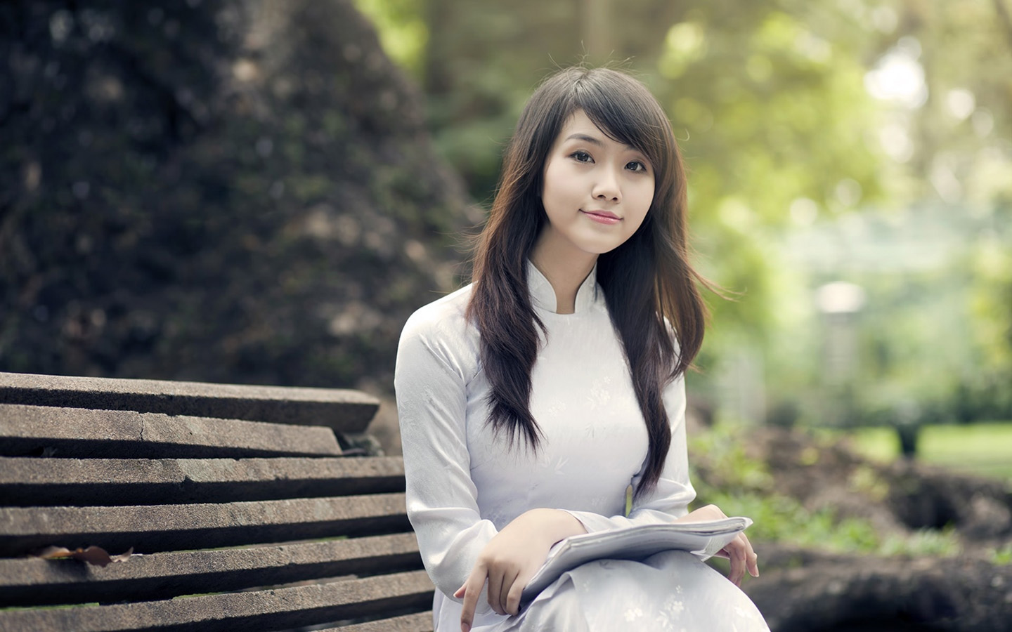 女人梦见自己生下一个漂亮女孩，梦境背后的深层含义与心理解析
