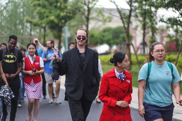 
柬埔寨美女诵诗词留学生天航“涨姿势”


