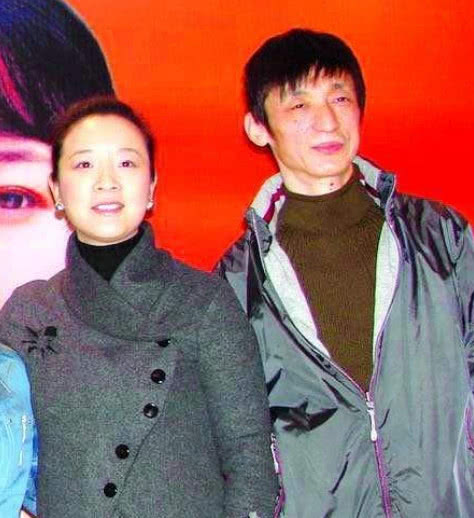 51岁陈小艺近照,其貌不扬的老公捧红了张嘉译,儿子帅到逆天_刘惠宁
