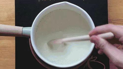                     原创            1岁宝宝可以开始喝豆浆？只有一种情况，你需要避开！