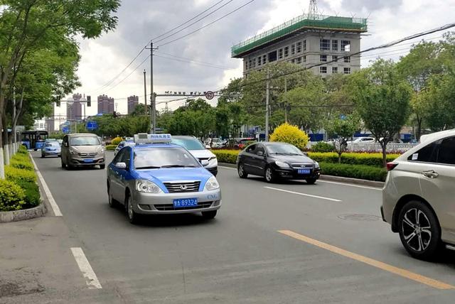 的出租车机动性大及非法营运"黑车"泛滥的境况中诞生的西固区域出租车