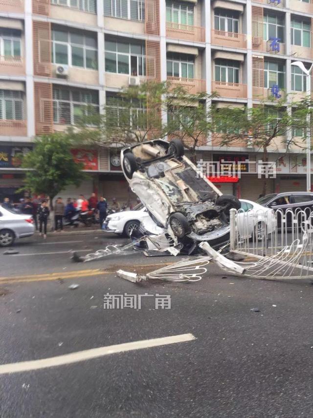 刚刚!泉州突发车祸,一车"飞"到另一车上