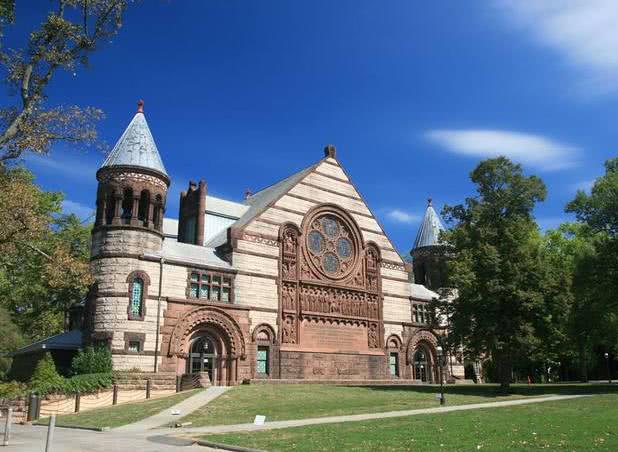 
原创
与哈佛耶鲁齐名，培养出65位诺贝尔奖，这所“寒酸”的大学是？


