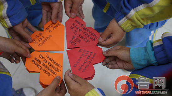 
西里镇中心小学：谁言寸草心报得三春晖


