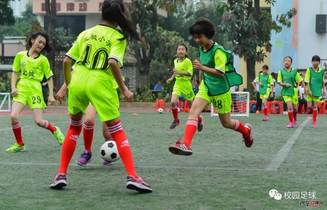 怎么当职业足球教练 90a546c855bb4251bdf23b431eb2b8a3.jpeg