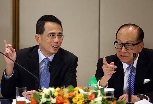 联交所资料显示,李嘉诚与李泽钜共同持有公司于4月30日,以每股平均价
