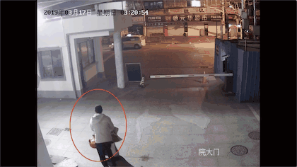 直播静安‖男子深夜竟然去医院偷这个,还用毯子打掩护!结果……哈哈哈哈 操屄视频
