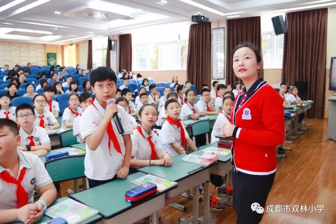 
“中外双师课堂”成华上演，英语课原来还可以这样好玩！


