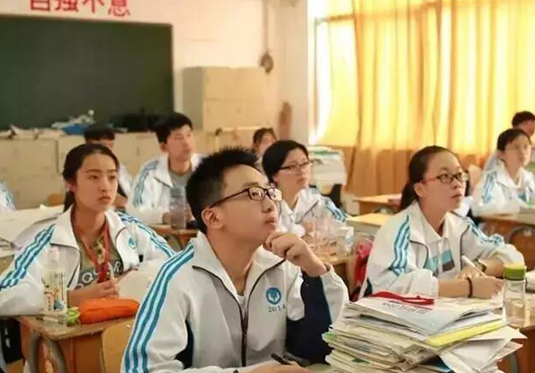 
衢州高三男生数学仅考20分，最终放弃高考，却被4所名校录取


