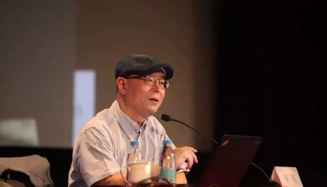 中央美术学院人文学院院长,教授李军