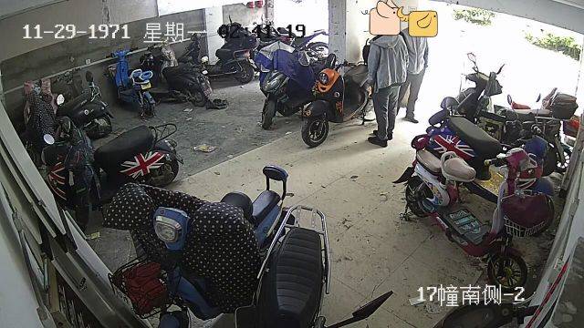 这不巧了吗?“偷二代”,被同样是90后的“警二代”给抓了 国产三级农村妇女系列