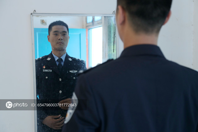 他叫崔淮乾,2015年11月,他通过招警考试成为安徽省蚌埠市固镇县公安局