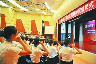 让学生飞得高、飞得远、飞得正
让学生飞得高、飞得远、飞得正