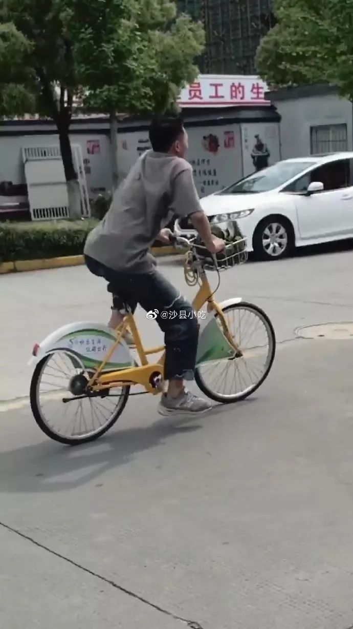 女生脚上为什么要系一根红绳子 丨爆笑囧图