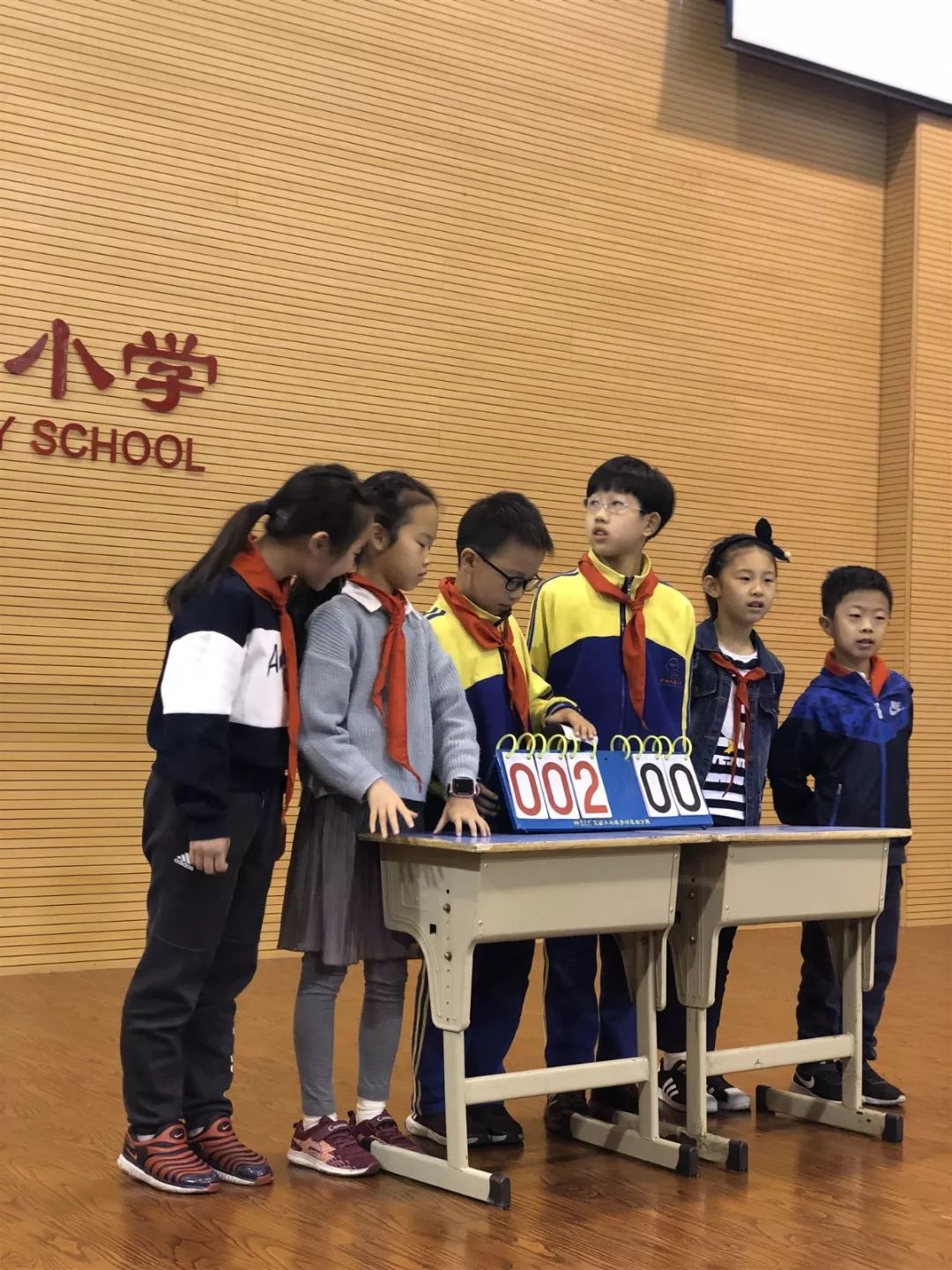 礼蹦什么成语_狗蹦子长什么样子图片(3)