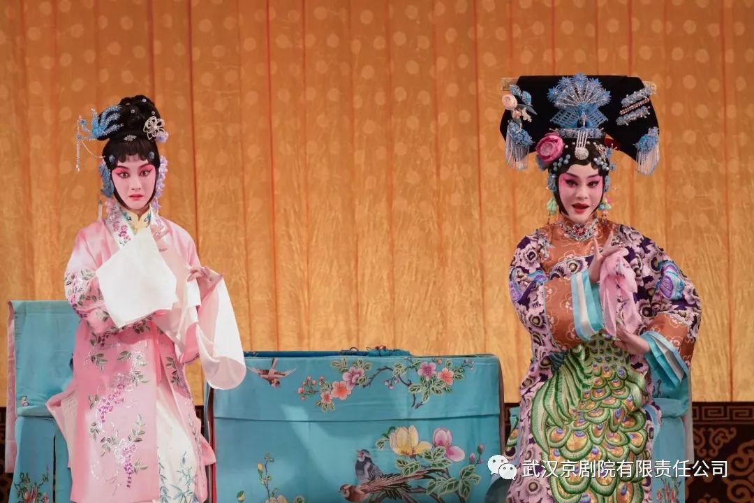 陨落的并生花——京剧《红楼二尤》剧照赏析