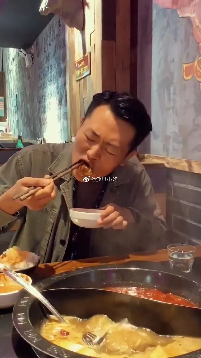 女生脚上为什么要系一根红绳子 丨爆笑囧图