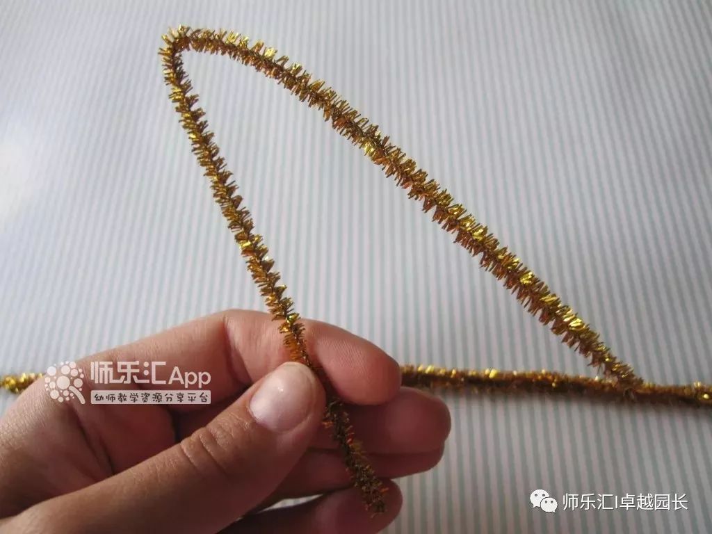 蛋糕纸粘贴画  卡纸马蹄莲  折纸小雏菊  皱纹纸牡丹花  毛根手环