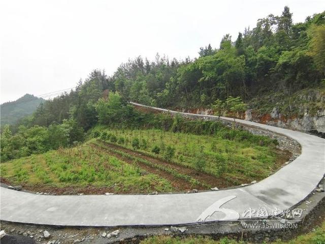 建始奇羊坝村打通三条断头路圆几代人的梦