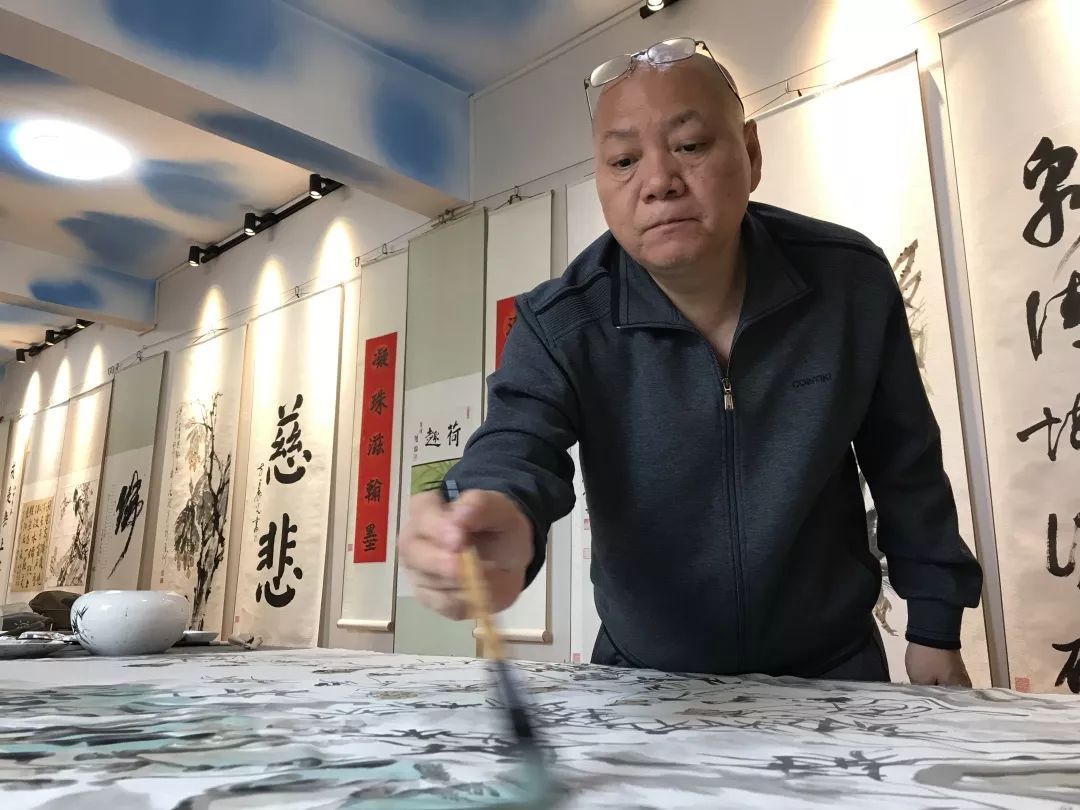 著名书画家高鸿老师莅临龙海古林寺麟山书画院参访交流