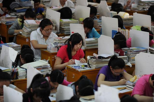 
原创
没人性！女童高烧39度，仍被迫参观衡水中学，只因家长没文化？


