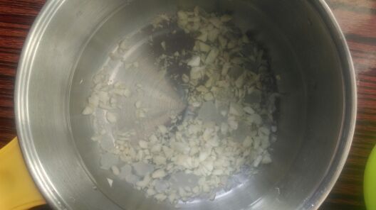                     从不担心孩子咳嗽！4颗大蒜这样用！管你咳再厉害喝了立止！