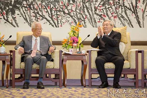 
袁宝华去世，他是朱镕基“最好的启蒙老师”


