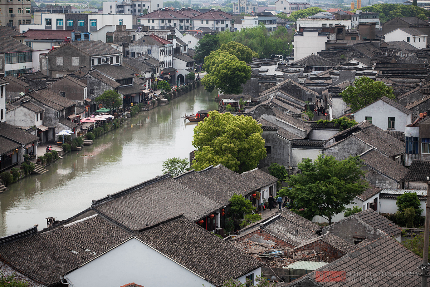 此塔因刘备夫人在此望夫得名，后屡毁屡建，现成为当地标志性建筑