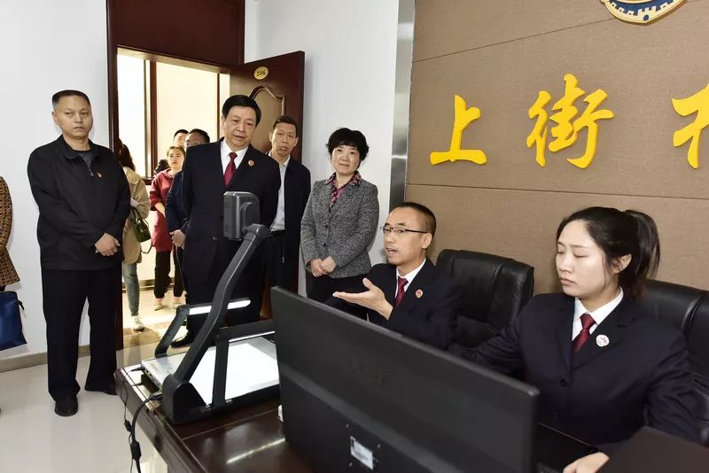 上街区委书记宋洁调研扫黑除恶专项斗争工作