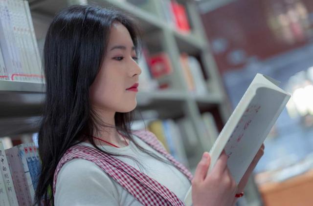 
现在的老师月薪两万，真的算很高了吗？乡村老师看完要哭



