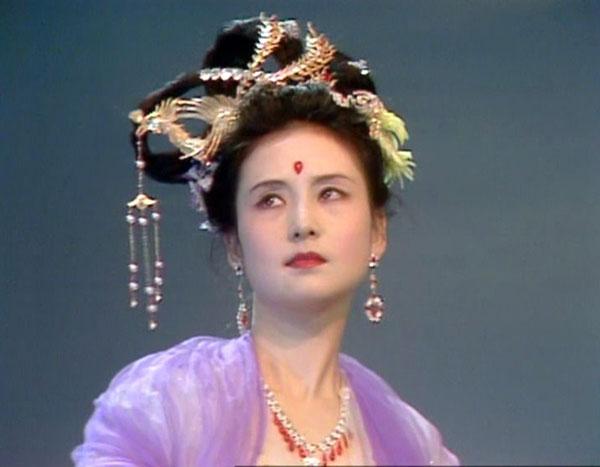 玉兔精下凡寻仇太阴星君为何不敢管？看看她出生就知道了！