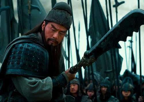 张飞战马超不分胜负，如果换成关羽战马超，马超直接被杀