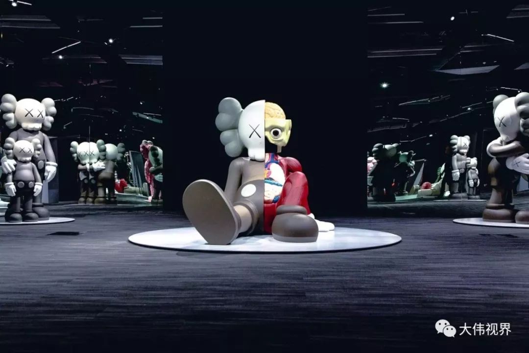 kaws 的艺术
