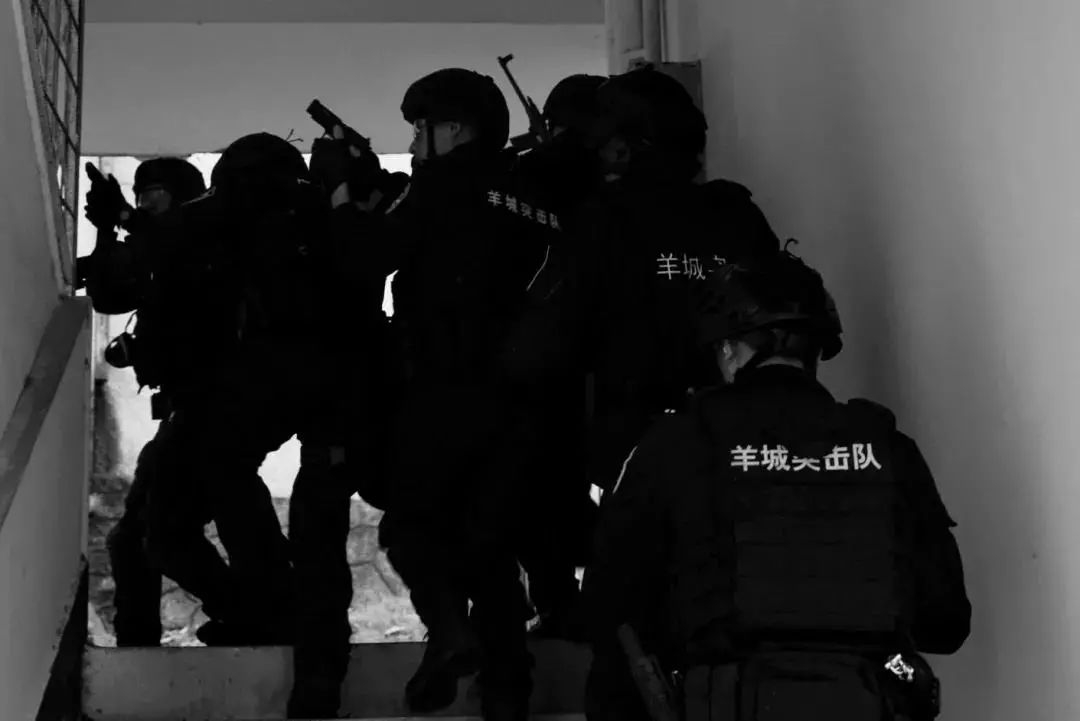 重拳打击恶性犯罪 他们就是 广州市公安局特警支队特警一大队