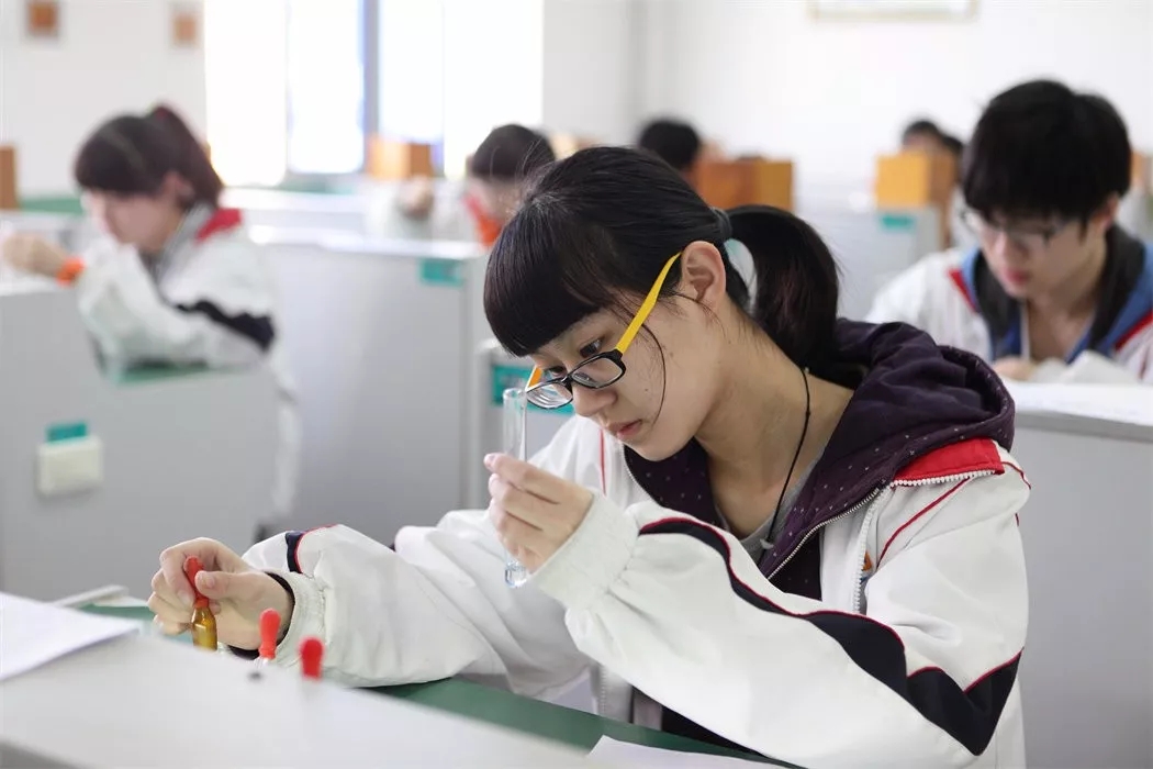 
家里是农村户口，老师让报地方专项计划，到底要不要报考？


