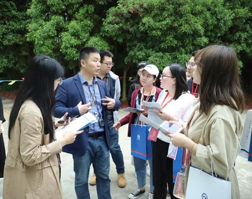 
原创
全国融媒采访团走进武汉交通职业学院探寻“水上速度”


