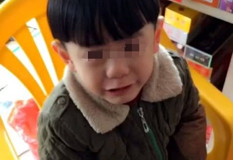                     妈妈不给买玩具，3岁男童哭闹不止，引发“呼吸暂停症”！