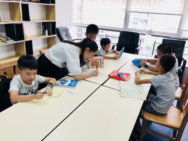 吉林省总工会倡导推行职工子女托管服务 老葡京赌场