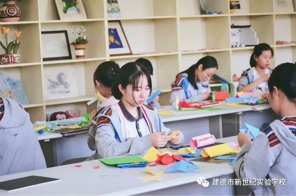 
人均年薪不低于20万元，建德这所学校招聘新教师啦！快打开看看！


