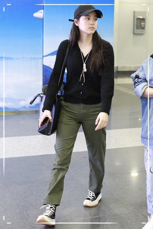 欧阳娜娜身材最好 4d1e2a56ddd14559879bb4f03ce25fd0.jpeg