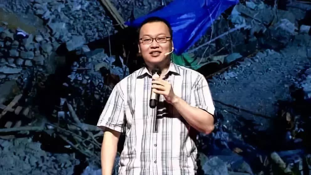 
原创
你见过疯狂追星玩微博很六的美女科学家吗？这里就有一个


