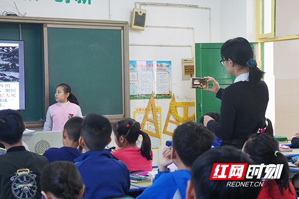 
陈亮：让阅读变成力量，为学生打开一扇窗


