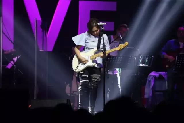 音乐现场治愈 71f2509f8aa6424490c4ff4017db398c.jpeg