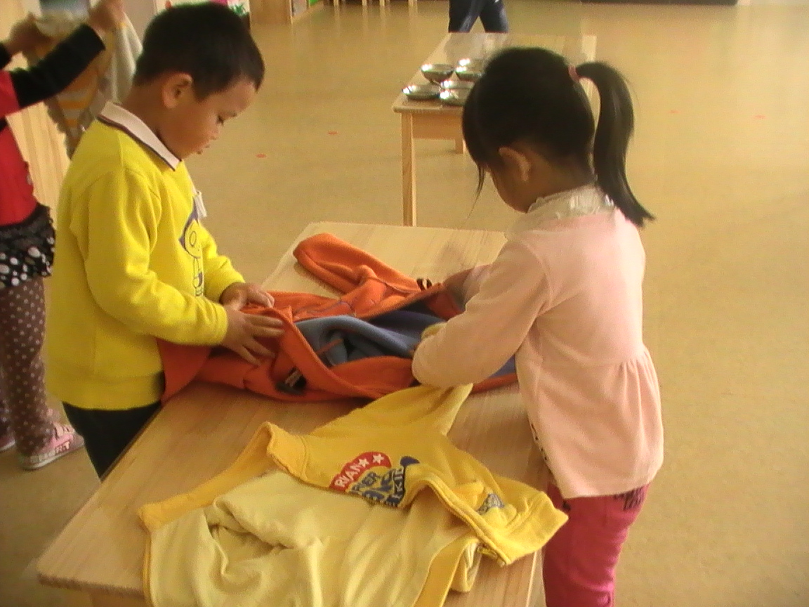 
幼儿园老师必会的小中大班常规培养要求


