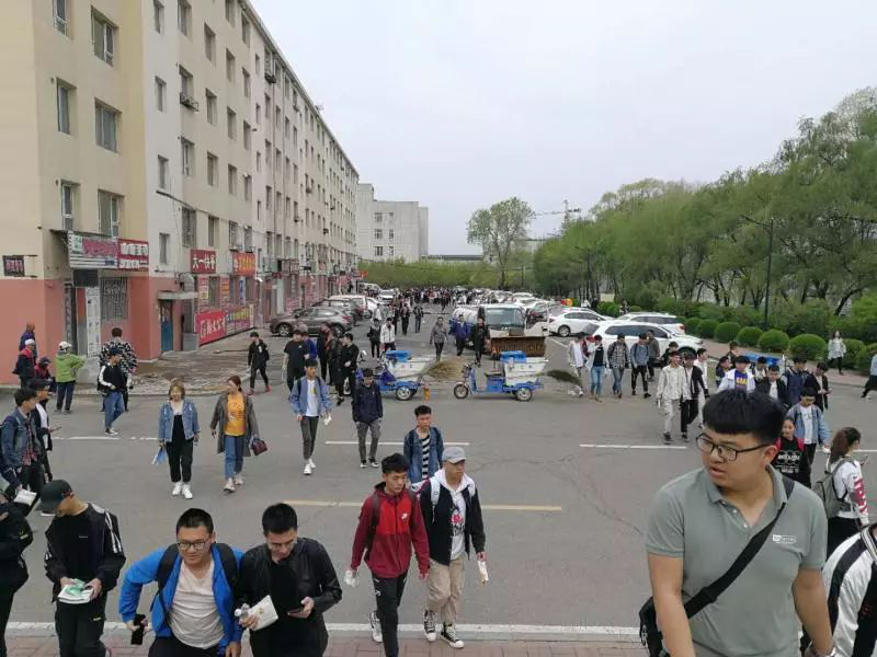 网传吉林一高校化粪池“炸了”?看记者核实的真相…
网传吉林一高校化粪池“炸了”?看记者核实的真相…