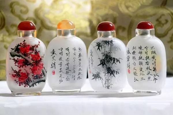 中国　玉石彫刻　鼻煙壷　2点まとめて　C　R5932 中国 玉石彫刻 鼻煙壷 2点まとめて C R5932の通販 by