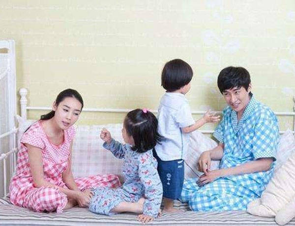 三十年后,二胎家庭和独生家庭究竟哪种好?看三个过来人的大实话 凯发国际平台
