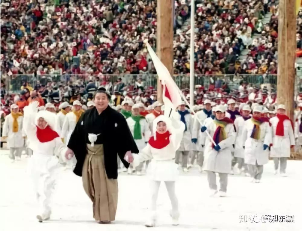 比如当年的长野冬季奥运会,日本就在开幕式中引入了 相扑表演.